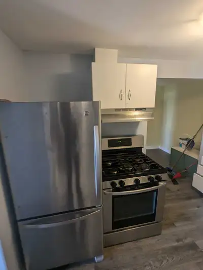 one bedroom apartment with shared laundry all inclusive except for hydro. Recently updated bathroom,...