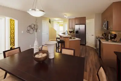 Spacious Main floor unit for rent in south Edmonton - walk to all amenities 3 spacious bedroom 2.5 b...