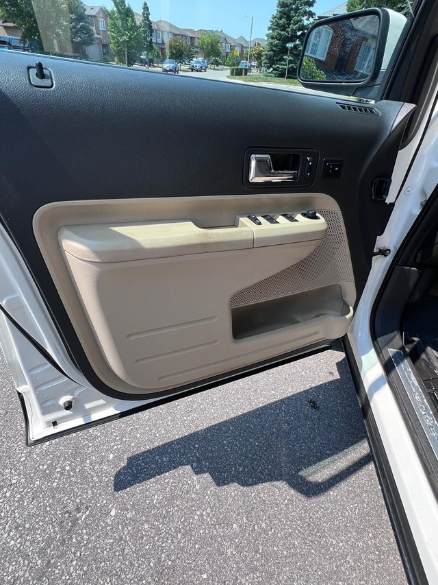 clean title  in Cars & Trucks in City of Toronto - Image 3