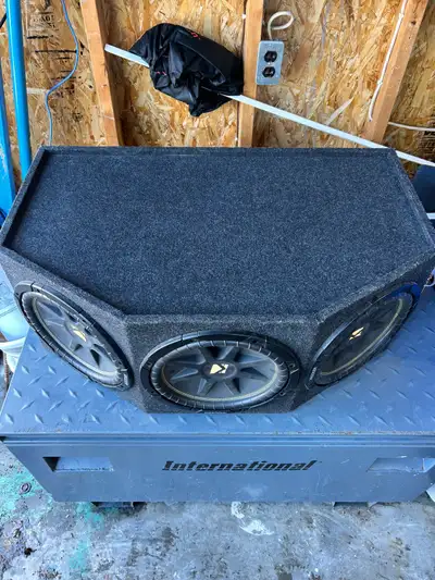 Kicker competition subwoofers in box, View more