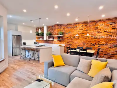 4 brdm apartment, plateau. 2 baths and high ceillings. 1600 ft2