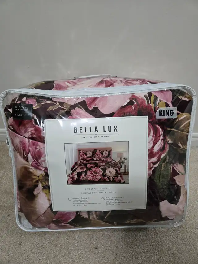King Comforter Set in Bedding in Markham / York Region - Image 2