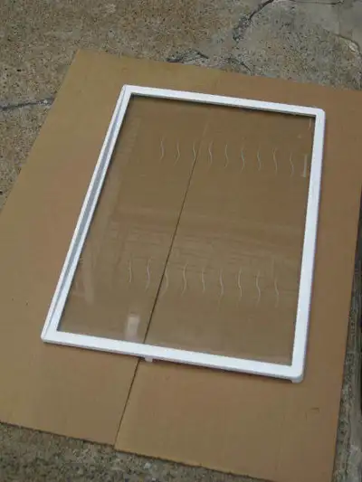 Various Refrigerator Parts - Divers Pieces Réfrigérateur, View more