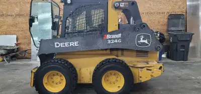 I am selling a 324G John Deere skid steer, known for its robust performance and reliability in vario...