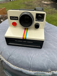  Vintage  Polaroid camera 