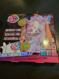 Mermaid vibes tie dye (new in package)