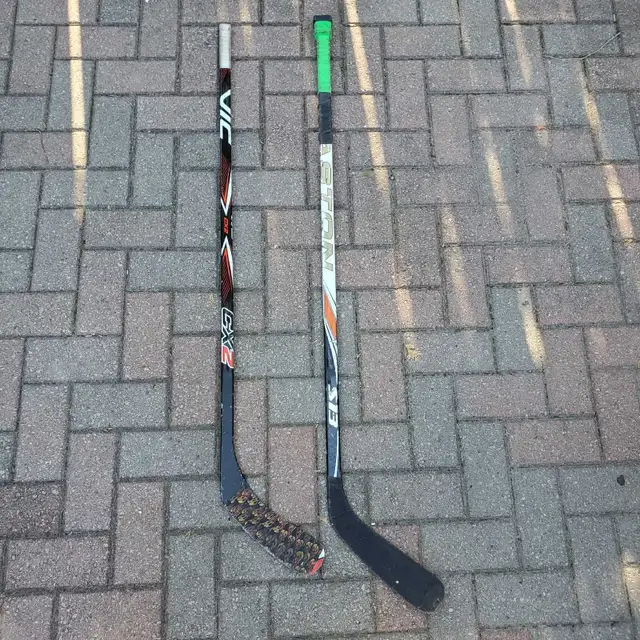 Jr. Hockey Sticks Composite  Easton  and VIC in Hockey in Barrie - Image 4
