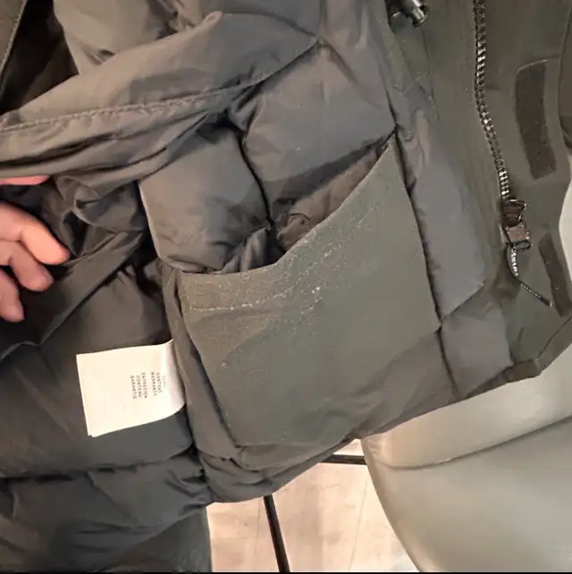 NEED GONE TODAY! Canada Goose - Men’s Jacket in Men's in Ottawa - Image 8