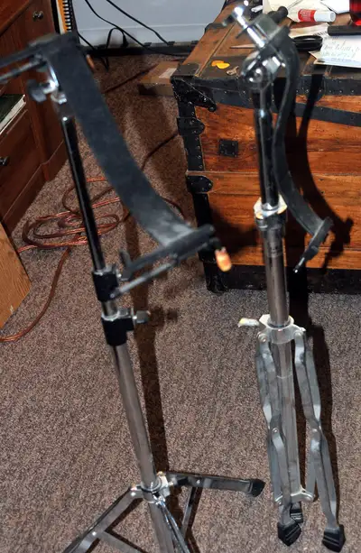 Gracie performance stand for acoustic guitars, View more