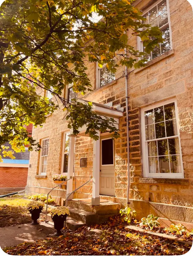 For Rent $1950 in historic Perth