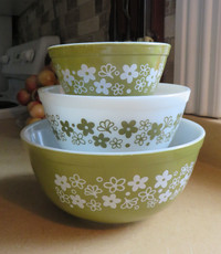Set of 3 Spring Blossom Pyrex Bowls