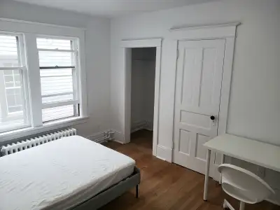 Furnished room for rent in the south end. All utilities included (power + water + WiFi + laundry). A...