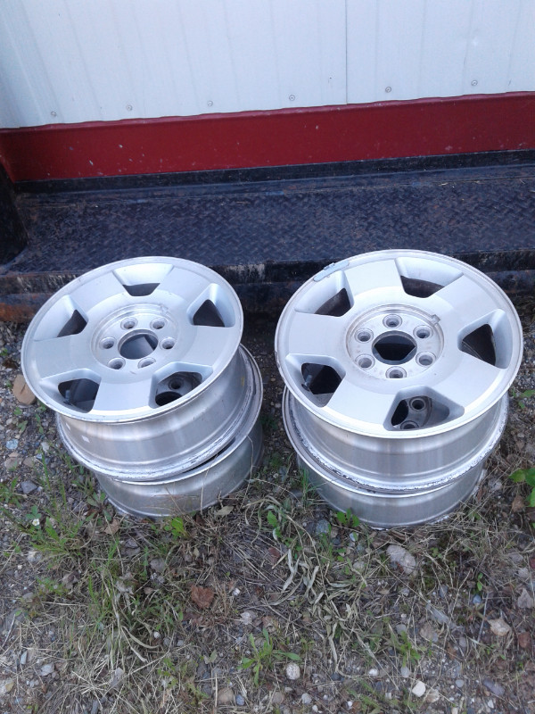 Ford F150 OEM aluminum rims in Tires & Rims in Whitehorse