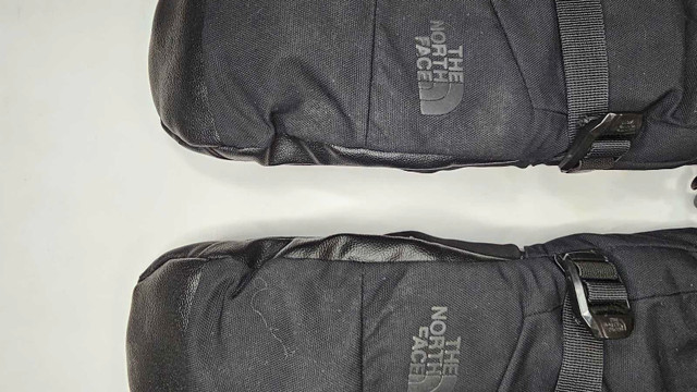 The North Face Montana Gloves in Men's in Edmonton - Image 2