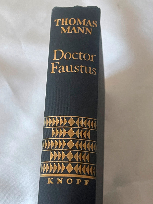 VINTAGE, Doctor Faustus Thomas Mann 1st American Edition 1948 dans Ouvrages de fiction  à Ville de Montréal - Image 2