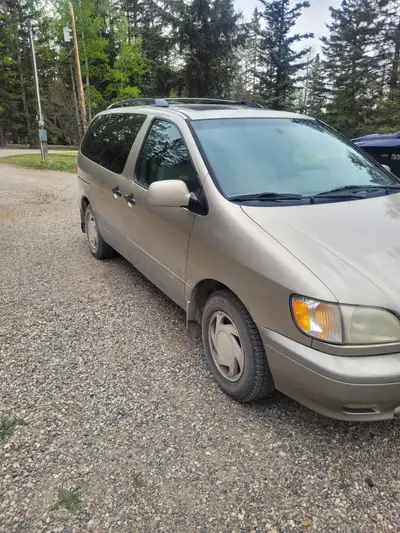 Hello everyone! Except you, scammers. Go away. I have for sale a 2001 toyota sienna xle fully loaded...