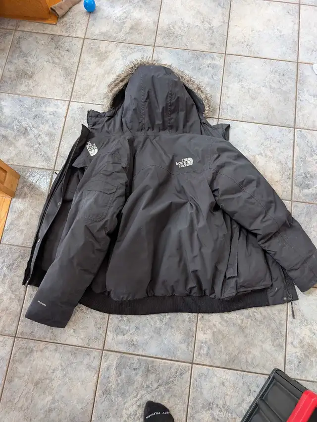 North Face Parka Men's Medium in Men's in Laval / North Shore - Image 6