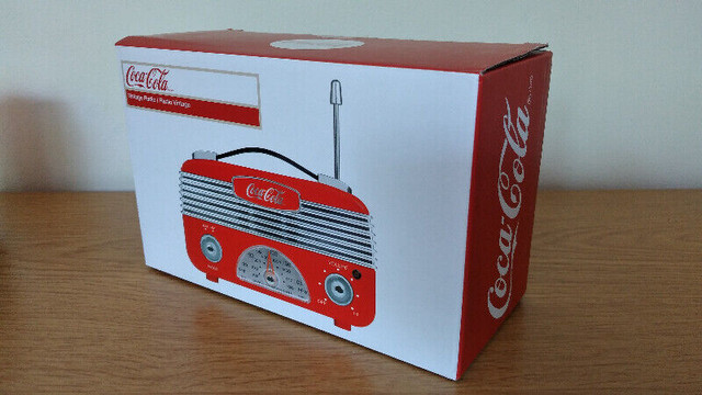 Coca-Cola Vintage Style AM/ FM radio in General Electronics in City of Toronto