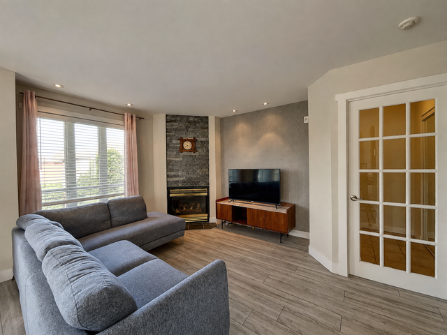 Superbe condo lumineux de 3 chambres à Saint-Hubert in Condos for Sale in Longueuil / South Shore - Image 3