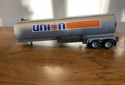 Vintage 14” ERTL tanker trailer , View more