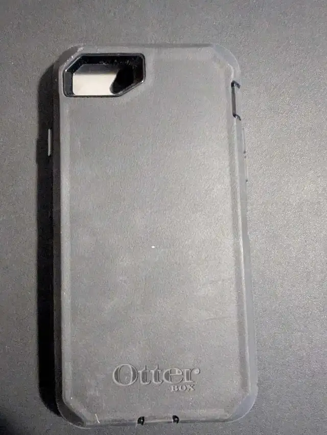Otterbox iPhone SE  second Case in Cell Phone Accessories in City of Toronto - Image 3
