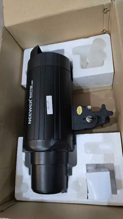 Neewer Mactop MT 600 Studio Strobe flash light. new, View more