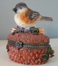Department 56 Chickadee Bird on Pinecone Hinged Trinket box