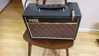 VOX Pathfinder 10 V9106 Guitar Combo Amplifier, View more