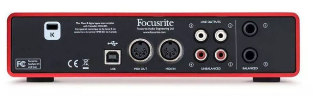 Focusrite Scarlett 2i4 Audio Interface MINT CONDITION Used Twice in Pro Audio & Recording Equipment in Mississauga / Peel Region - Image 2