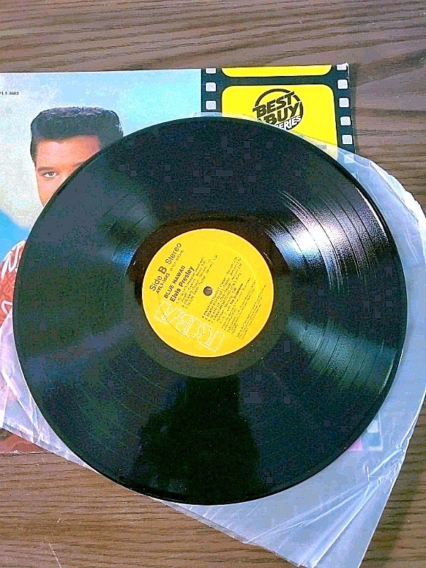 Elvis Presley in Blue Hawaii Vinyl in CDs, DVDs & Blu-ray in Kingston - Image 3