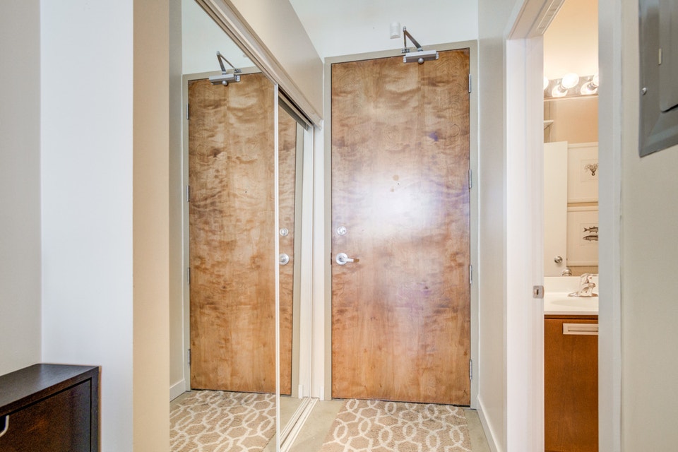 Loft for Rent 2 Bed, 2 Bath at Islignton Subway Station 4