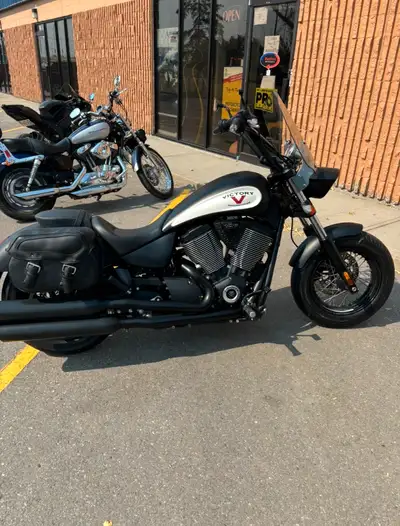 This motorcycle is in very good shape. Low kms. The bike handles and sounds great. 6 speed transmiss...
