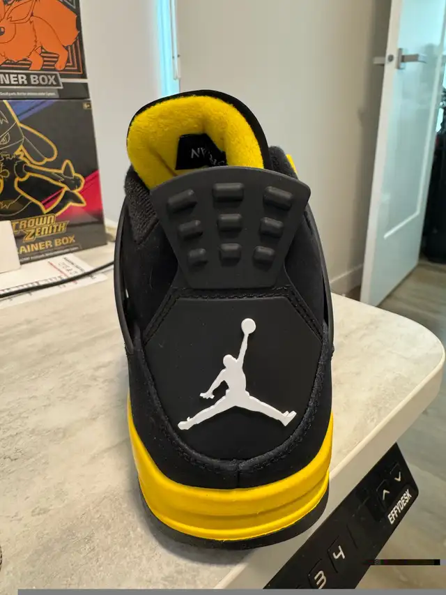 Air Jordan 4 Retro - Thunder (2023) in Men's Shoes in Calgary - Image 4