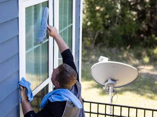 Window Cleaning / Window cleaning436980134844180480