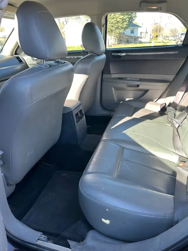 2005 Chrysler 300600053734987550724