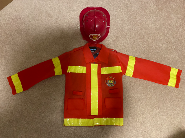 Selling Halloween fireman costume set - 5- 6T in Costumes in St. Albert - Image 5