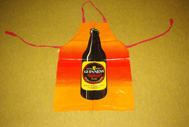 Guinness Extra Stout Beer  vintage PVC apron in Arts & Collectibles in Winnipeg - Image 4