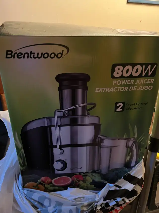IN BOX - Brentwood 800W juicer62863260288001126
