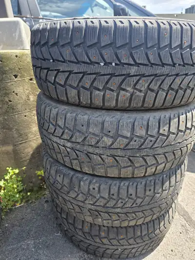 205 60 16 uniroyal winter tires ! studded!!!!