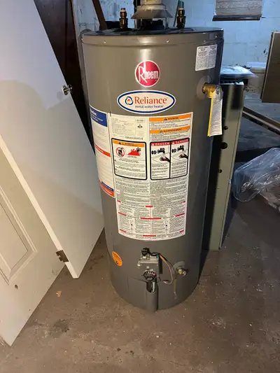 Bought a new hot water tank and dont need this one. Works good no problems. 40 gallon mid efficiency...