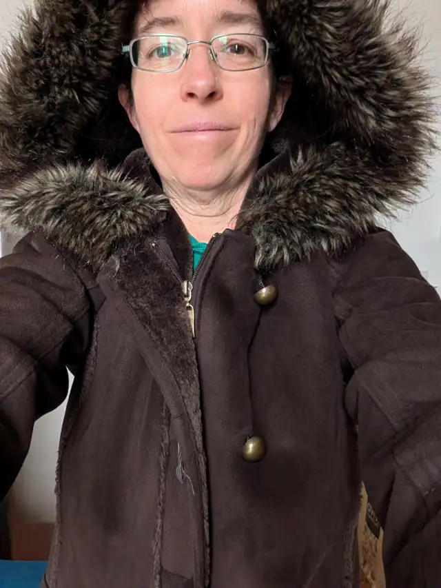 Manteau faux shearling Jessica brun/fake sheepskin brown coat in Women's - Tops & Outerwear in City of Montréal - Image 3