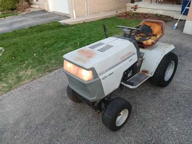 Craftsman DieHard Lawn Tractor For Sale in Lawnmowers & Leaf Blowers in Kitchener / Waterloo - Image 2