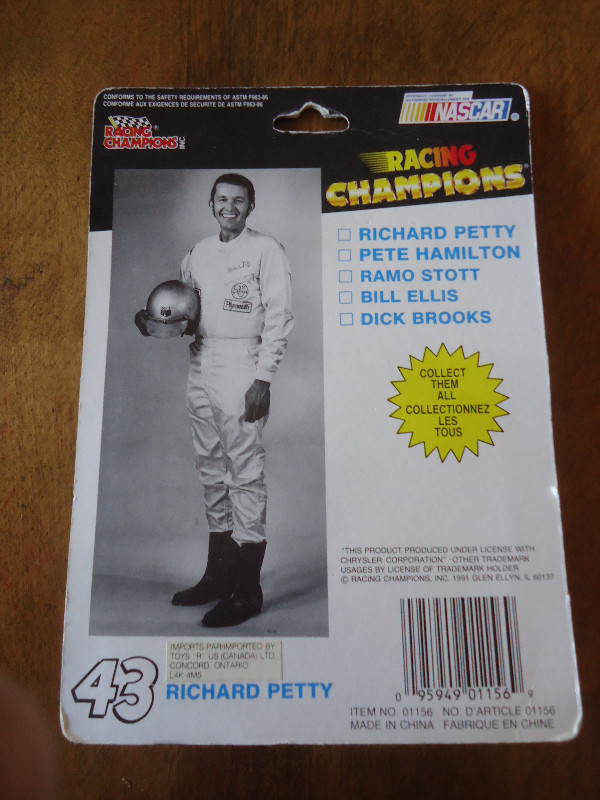 1991 Superbird Richard Petty Nascar Racing Champions MOC No 43 in Arts & Collectibles in Lévis - Image 3