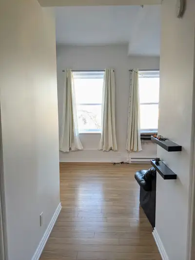 Grand Loft au 5e étage, parfait pour les gens qui recherche la tranquillité tout en étant a quelque...
