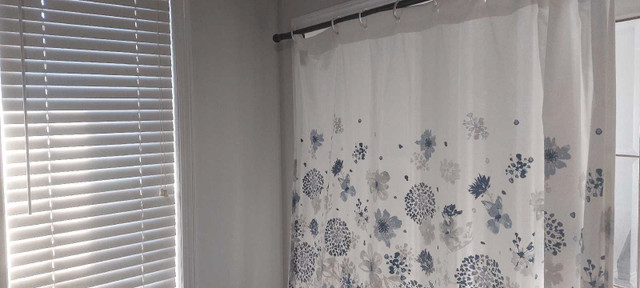 Big Furnished Room ground floor Oakville in Room Rentals & Roommates in Oakville / Halton Region - Image 3