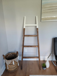 Modern Farmhouse - Two Toned Blanket Ladder (Solid Wood)