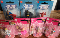 Justice league and barbie 2019 figurines 