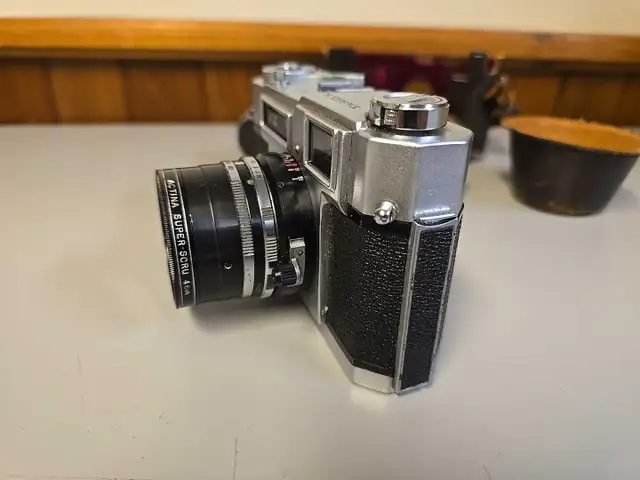 Yashica YK Camera 35mm Film Yashinon 1:2.8, f4.5cm Lens & case in Cameras & Camcorders in St. Catharines - Image 5