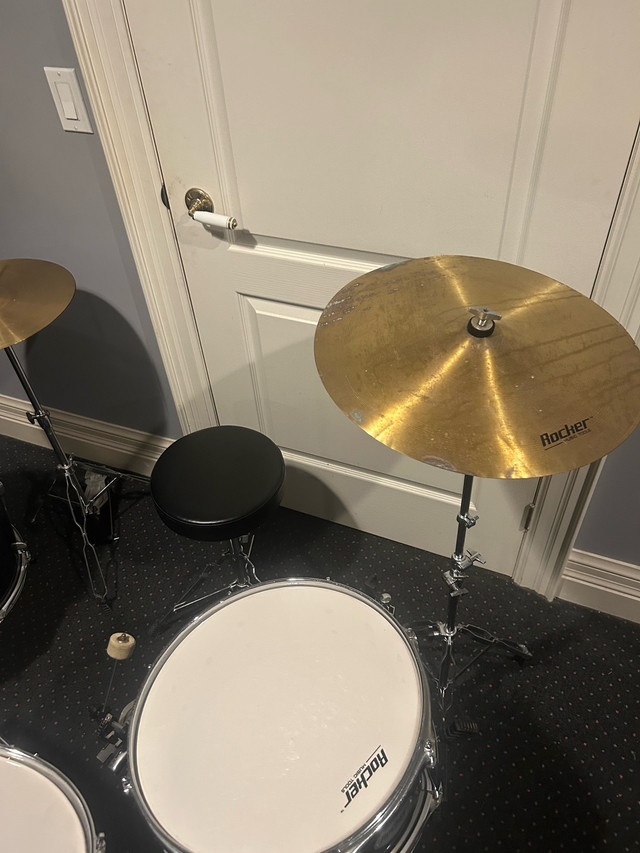Rocker Drum Set in Drums & Percussion in City of Toronto - Image 4