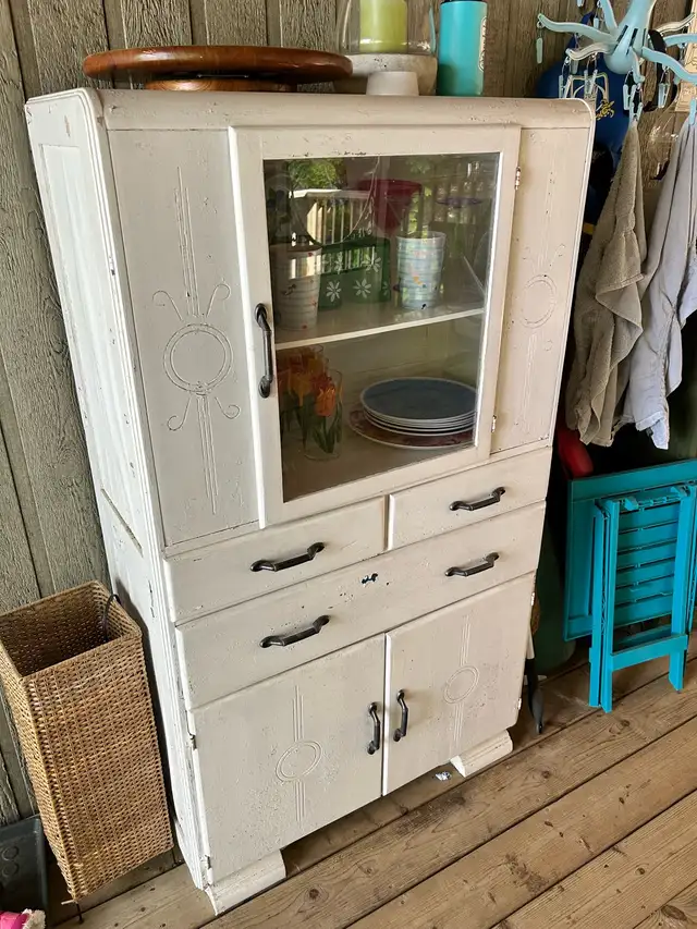 vintage storage cabinet in Hutches & Display Cabinets in Muskoka - Image 3